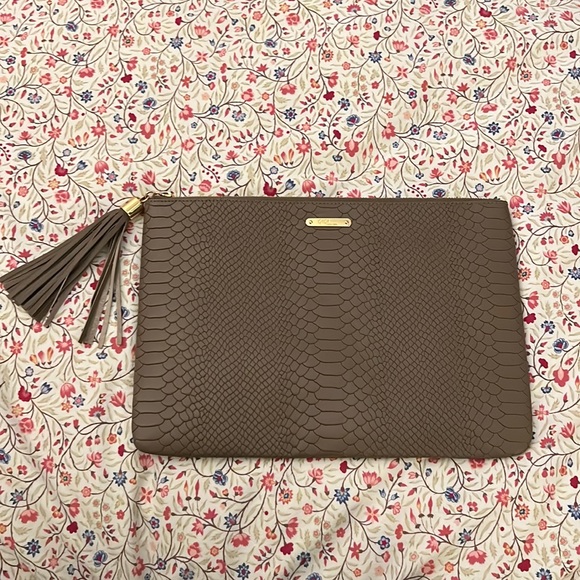 GiGi New York All In One Bag - Picture 2 of 6